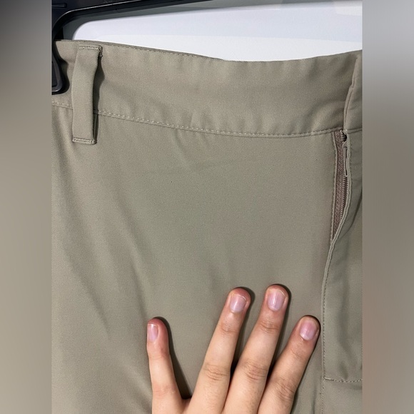 ADIDAS Men’s Khaki Golf Activewear Athletic Anti-Slip Grip Casual Shorts Sz 42 - Picture 9 of 16